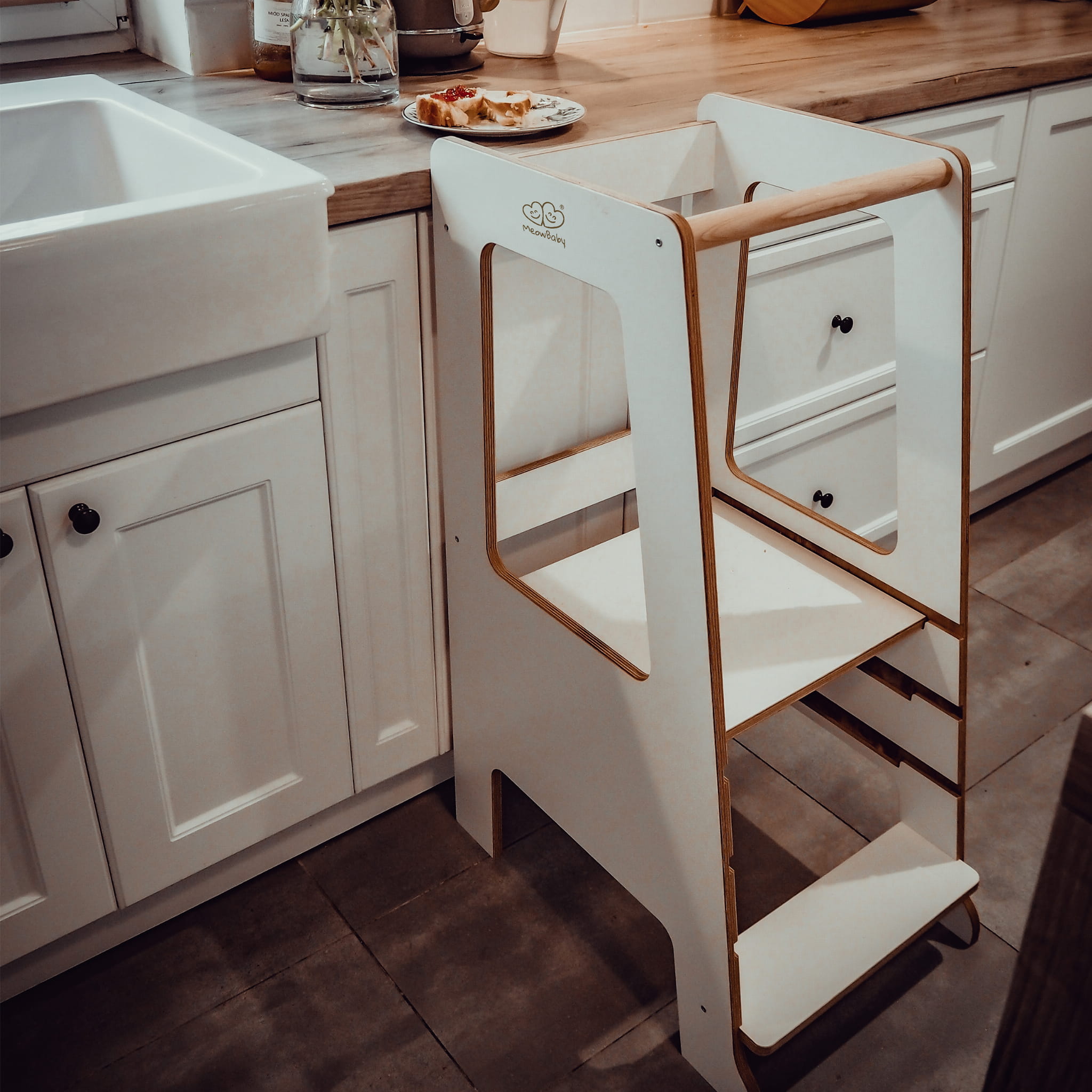 Ayudante de cocina de madera Scandi, blanco