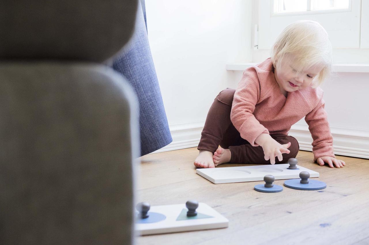 Rompecabezas con forma de madera maciza Montessori - Círculos en varios tamaños - ZuriBoo