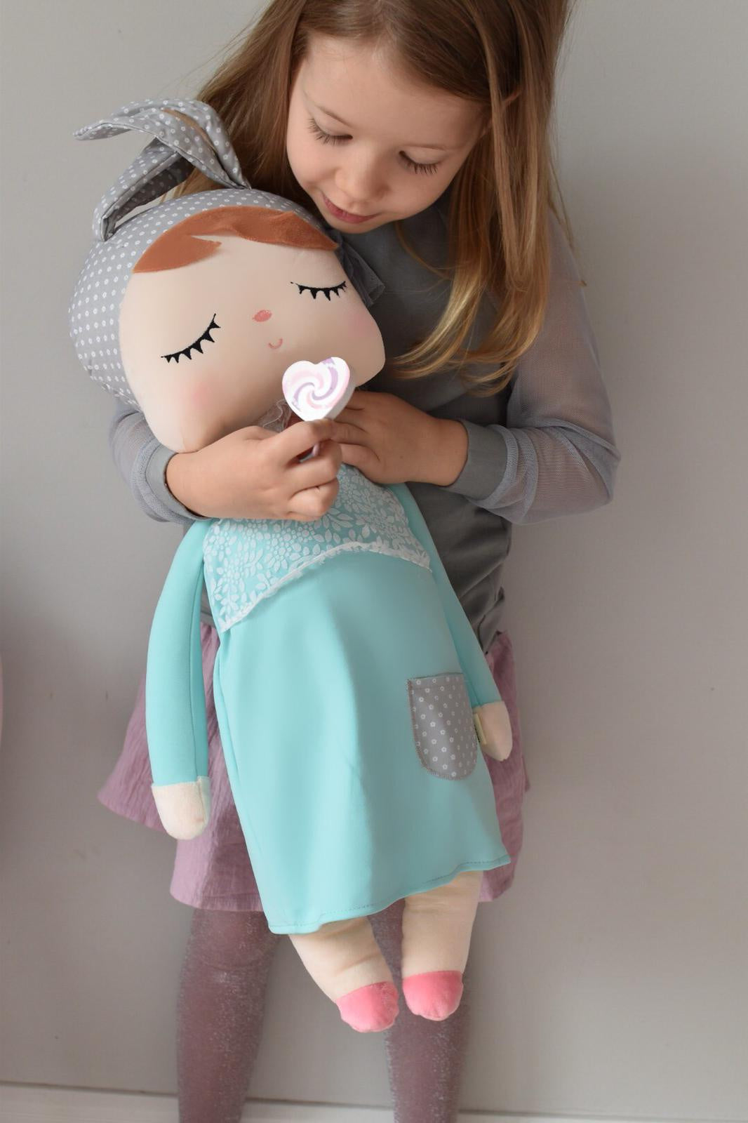 Muñeca Metoo XL con vestido menta